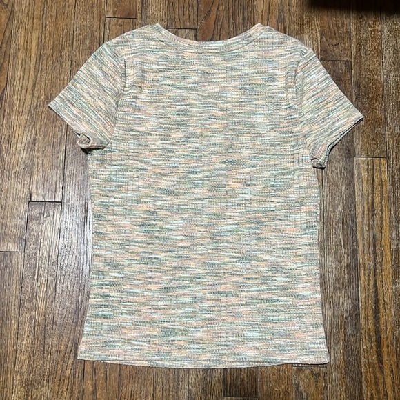 SO Size M Keyhole Cutout Y2K Inspired Tee - Picture 3 of 3